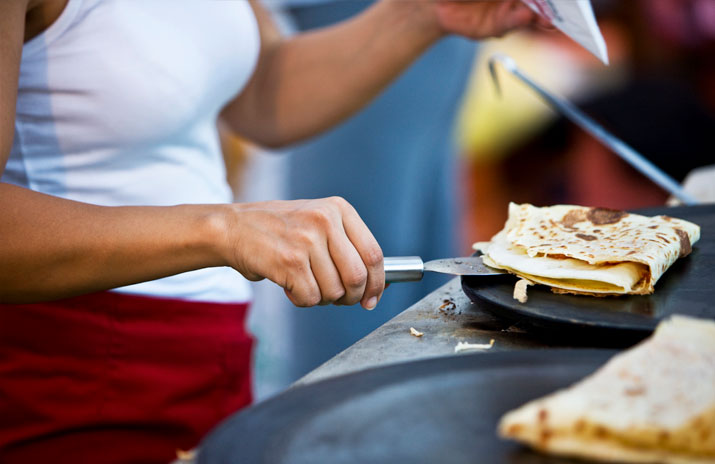 How to Host a Crepe Party Using Catering Services